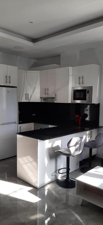 Apartamento Centrico フエンヒロラ エクステリア 写真